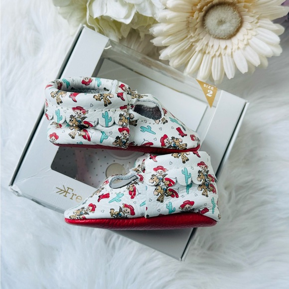 Freshly Picked X Disney Jessie Mary Jane Shoes - Picture 4 of 7